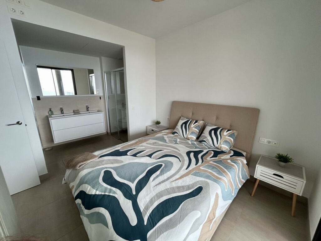 Middle Floor Apartment Fuengirola Málaga - image 9