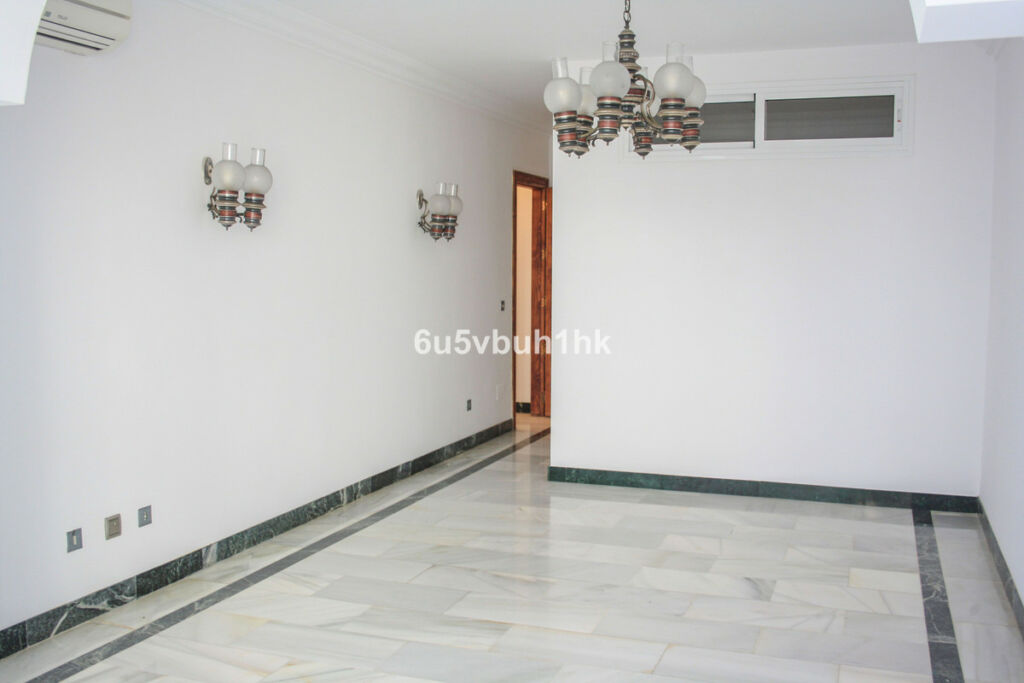 Middle Floor Apartment Marbella Málaga - image 9