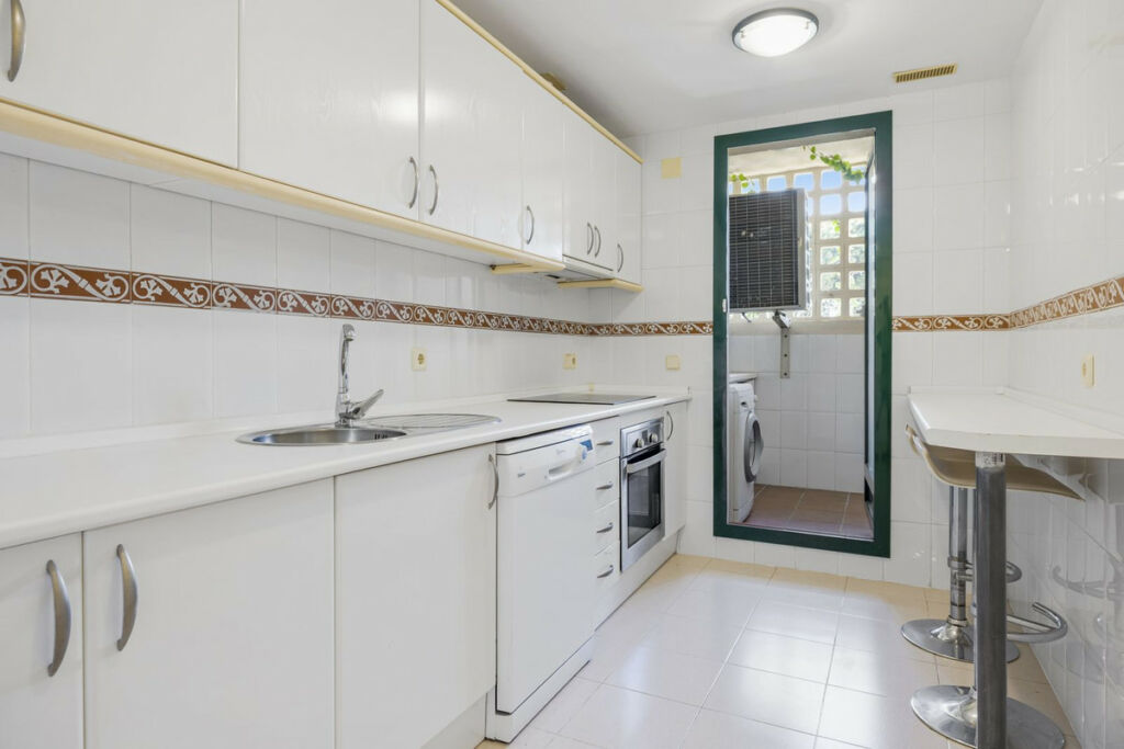 Ground Floor Apartment Torrequebrada Málaga - image 9