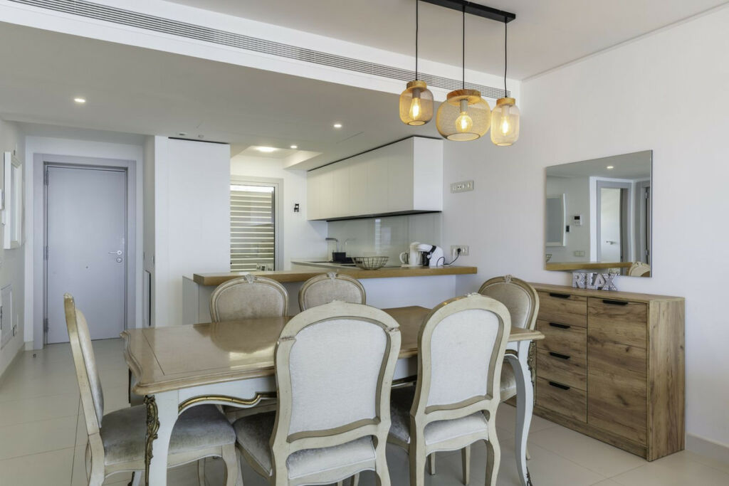 Middle Floor Apartment Higueron Málaga - image 9