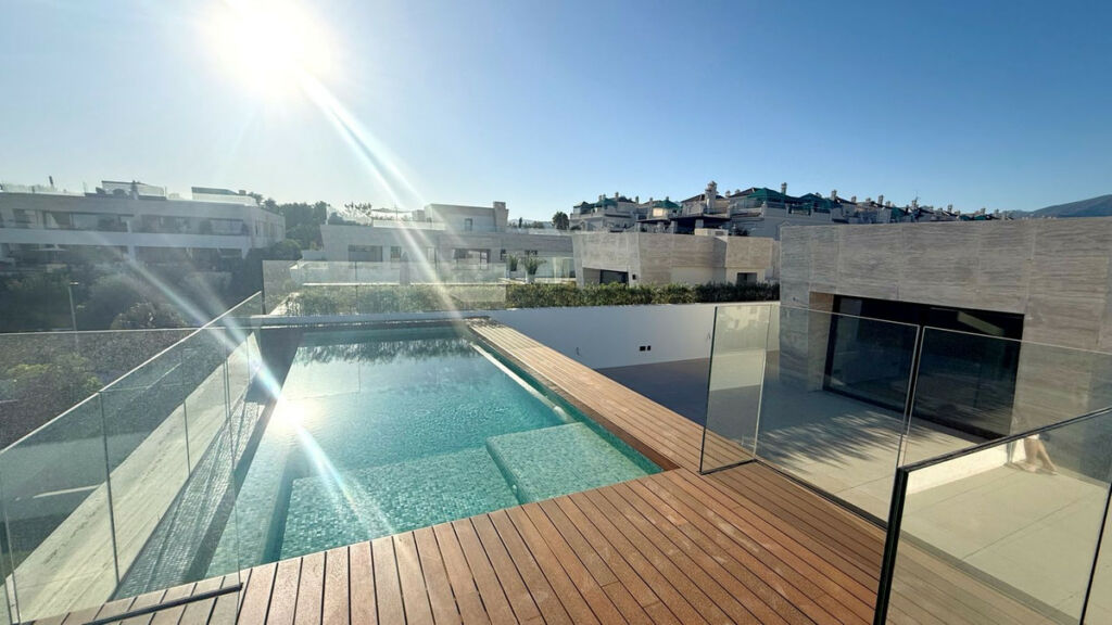 Penthouse Duplex The Golden Mile Málaga - image 9