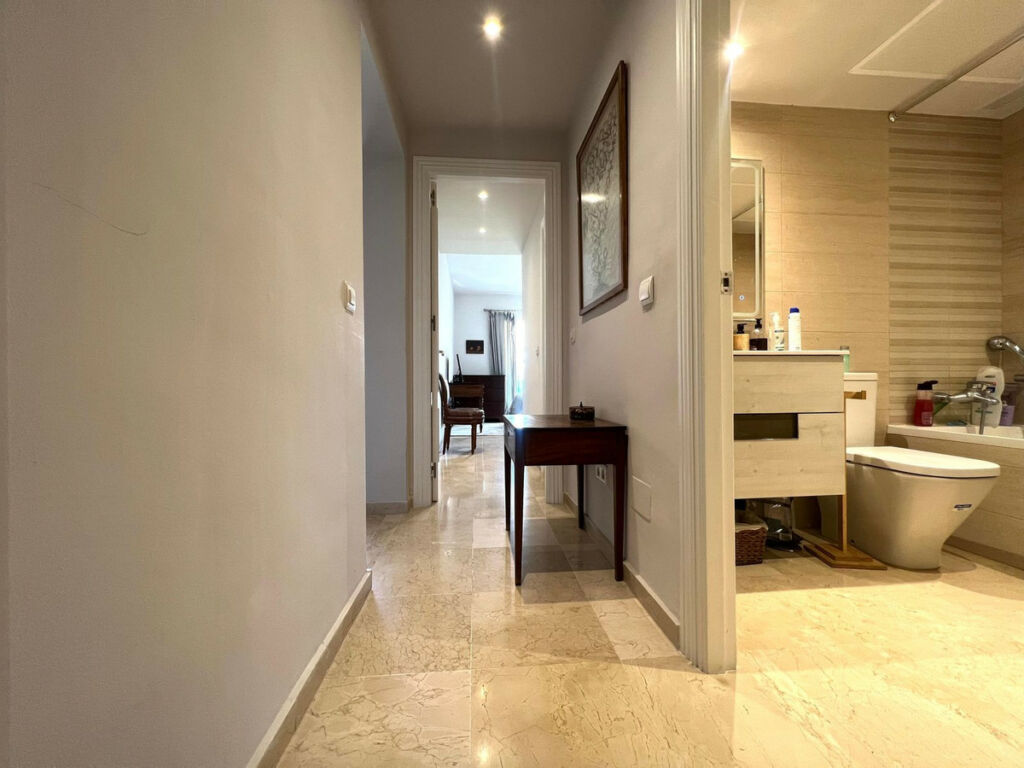 Middle Floor Apartment Guadalmina Alta Málaga - image 9