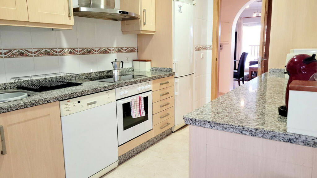 Middle Floor Apartment Benalmadena Málaga - image 9