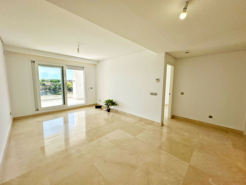 Middle Floor Apartment Los Arqueros Málaga - image 9