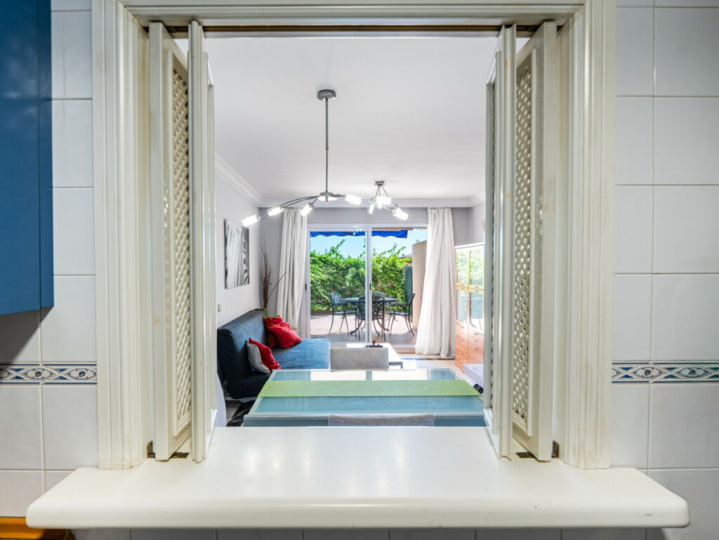 Middle Floor Apartment Marbella Málaga - image 9