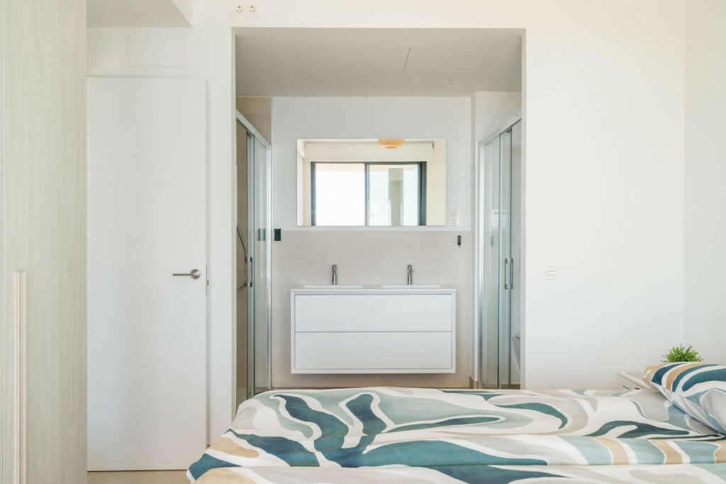 Middle Floor Apartment Fuengirola Málaga - image 9