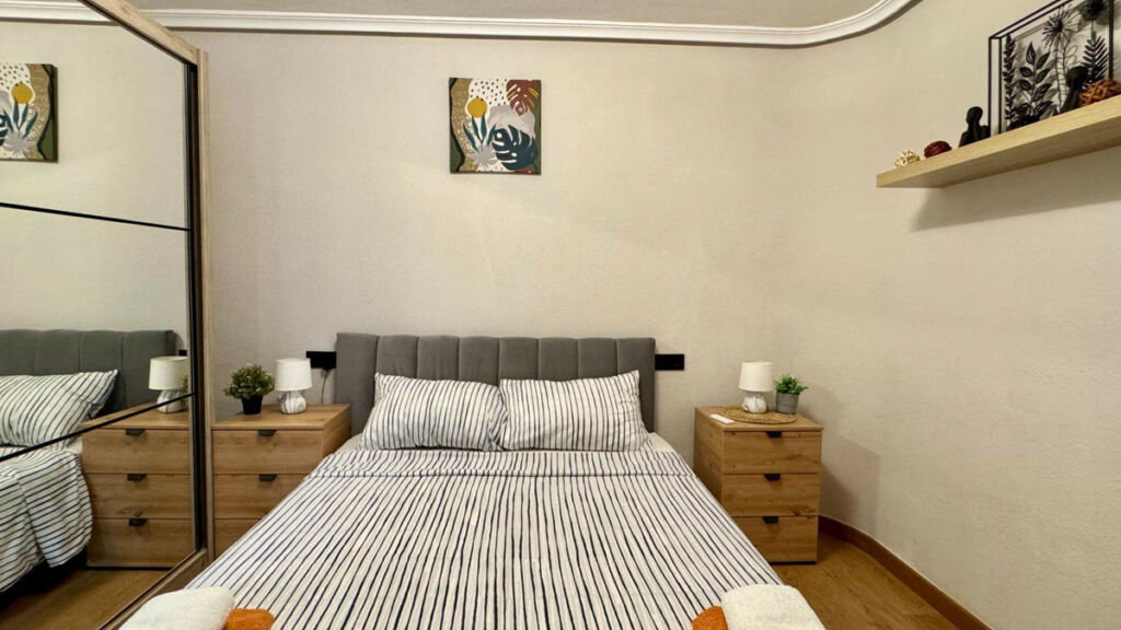 Middle Floor Apartment Torrevieja Alicante - image 9