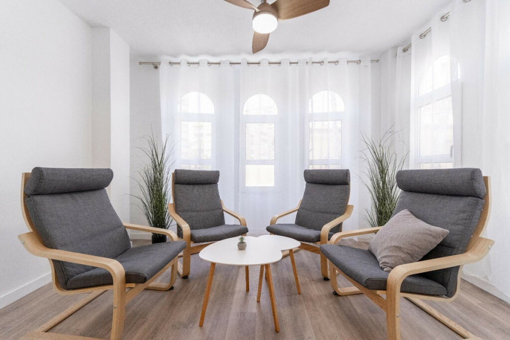 Middle Floor Apartment Torrevieja Alicante - image 9