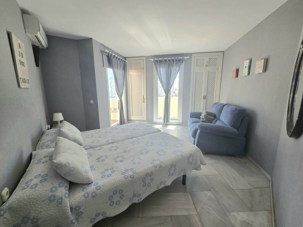 Middle Floor Apartment Benalmadena Costa Málaga - image 9