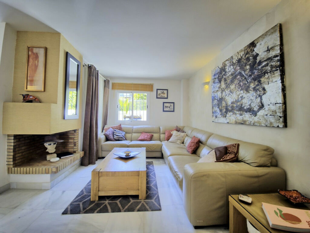 Townhouse Nueva Andalucía Málaga - image 9