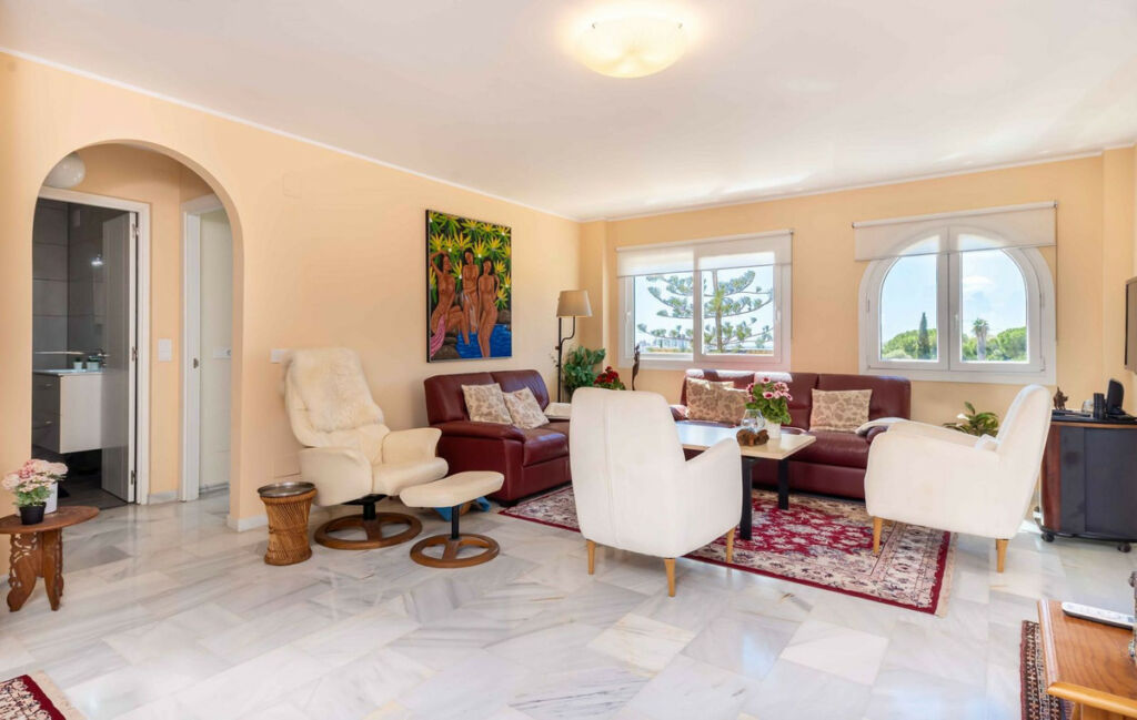 Penthouse Sierrezuela Málaga - image 9