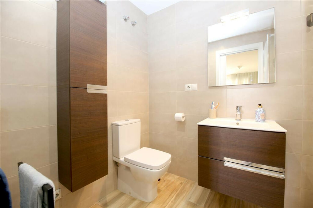 Middle Floor Apartment Estepona Málaga - image 9