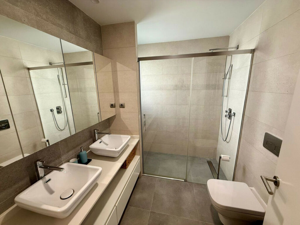 Middle Floor Apartment La Alcaidesa Cádiz - image 9