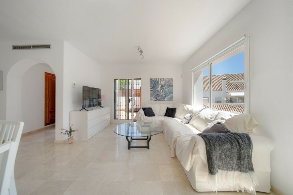 Penthouse Duplex Nueva Andalucía Málaga - image 9