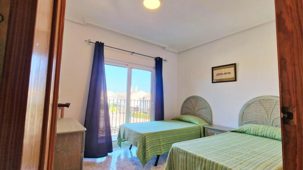 Townhouse La Zenia Alicante - image 9