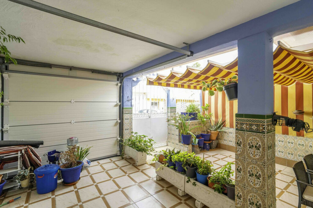Townhouse Las Lagunas Málaga - image 9