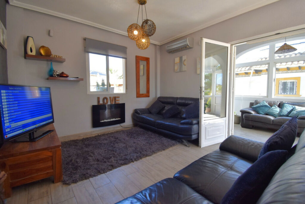 Detached Villa Playa Flamenca Alicante - image 9