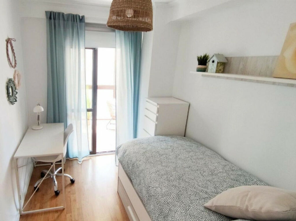 Middle Floor Apartment Los Boliches Málaga - image 9