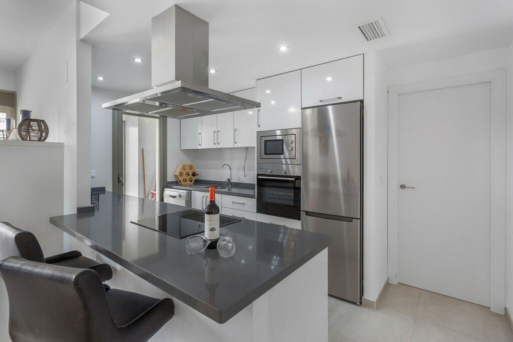 Middle Floor Apartment Villamartin Alicante - image 9