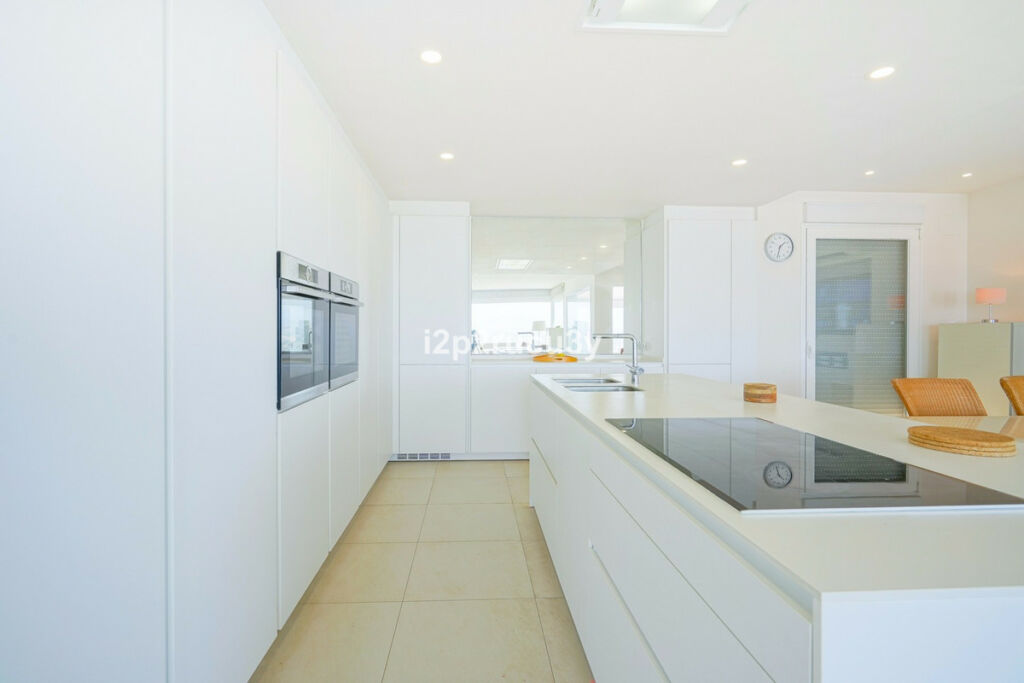 Detached Villa Cumbre del Sol Alicante - image 9