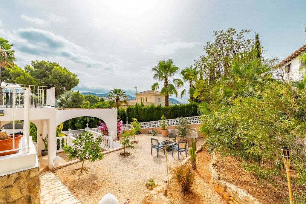 Detached Villa Moraira Alicante - image 9