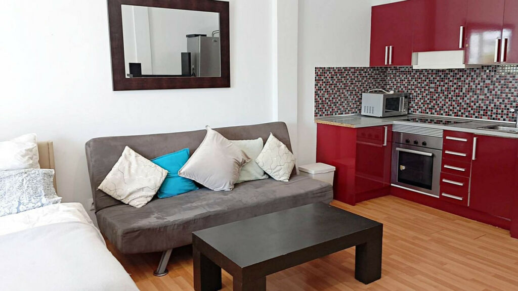 Middle Floor Studio Puerto Banús Málaga - image 9