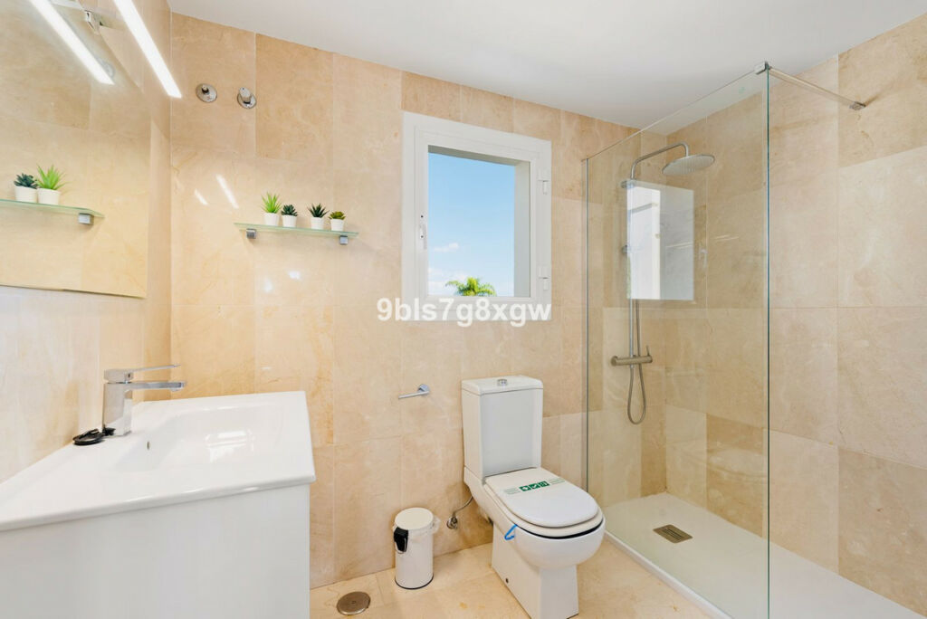 Penthouse La Quinta Málaga - image 9