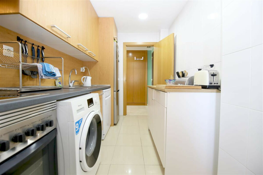 Middle Floor Apartment Estepona Málaga - image 9