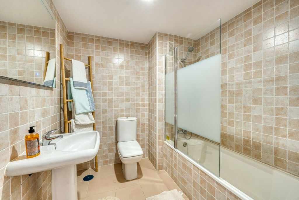 Penthouse Duplex Reserva de Marbella Málaga - image 9