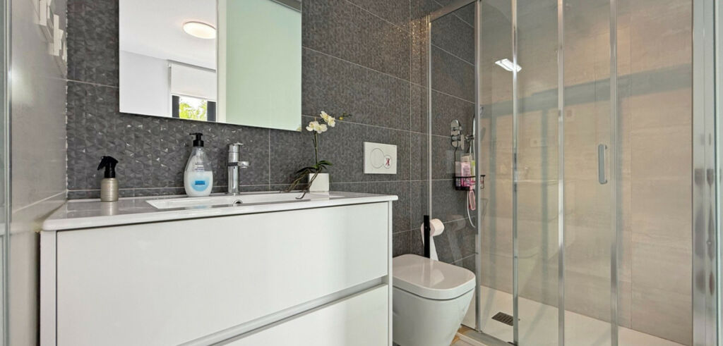 Middle Floor Apartment Los Altos Alicante - image 9