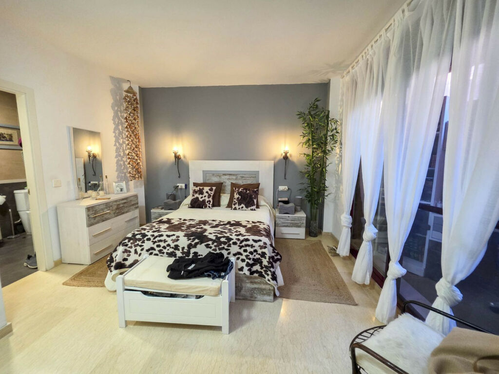 Ground Floor Apartment La Duquesa Málaga - image 9