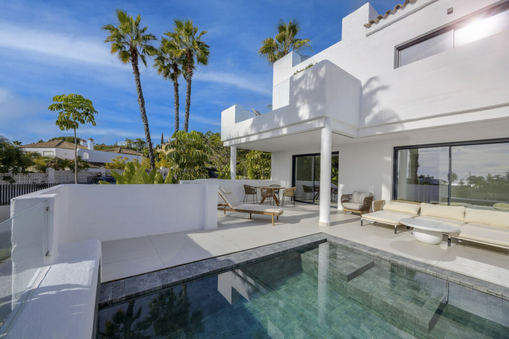 Townhouse El Paraiso Málaga - image 9