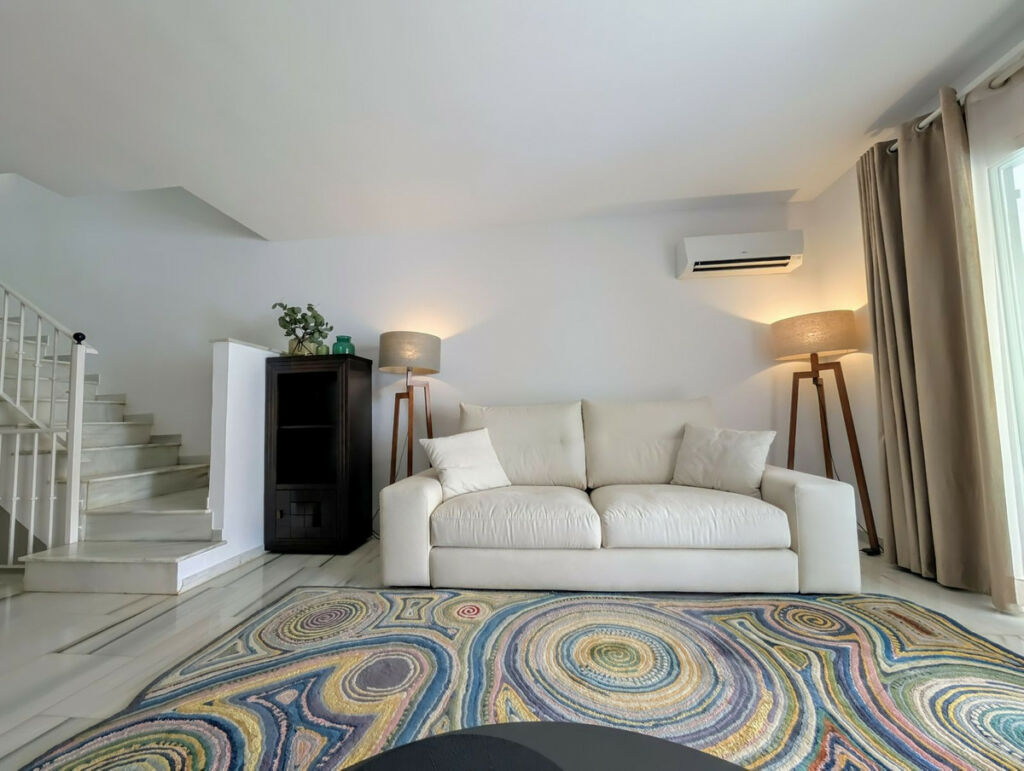 Townhouse Atalaya Málaga - image 9