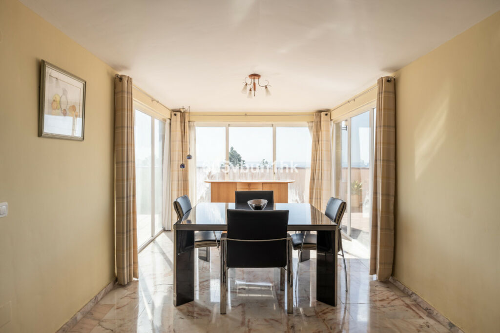 Penthouse Higueron Málaga - image 9