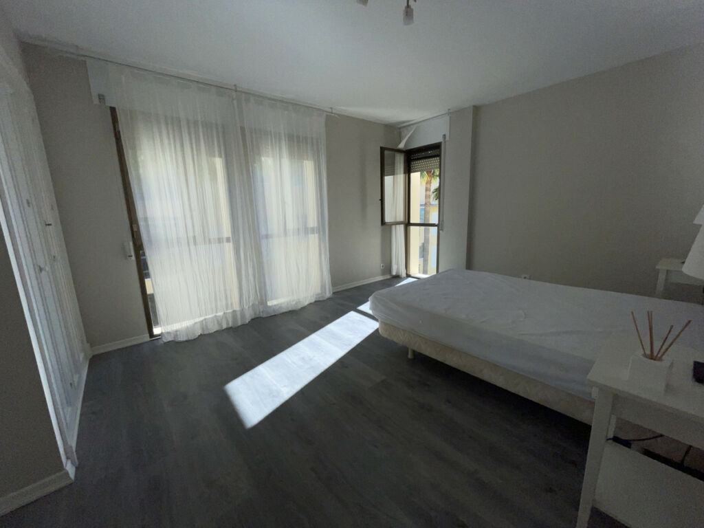 Middle Floor Apartment Estepona Málaga - image 9