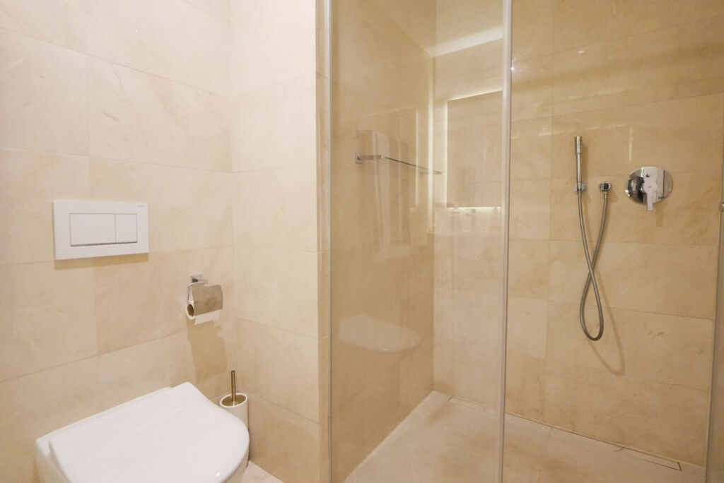 Ground Floor Apartment Cabopino Málaga - image 9