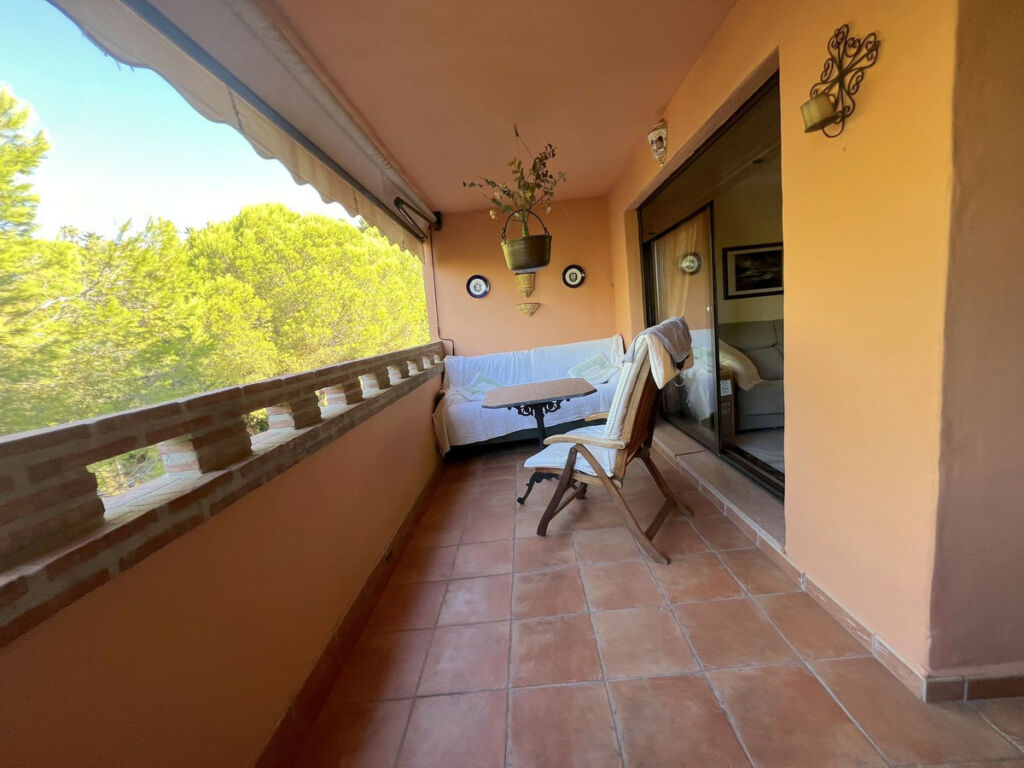 Middle Floor Apartment The Golden Mile Málaga - image 9