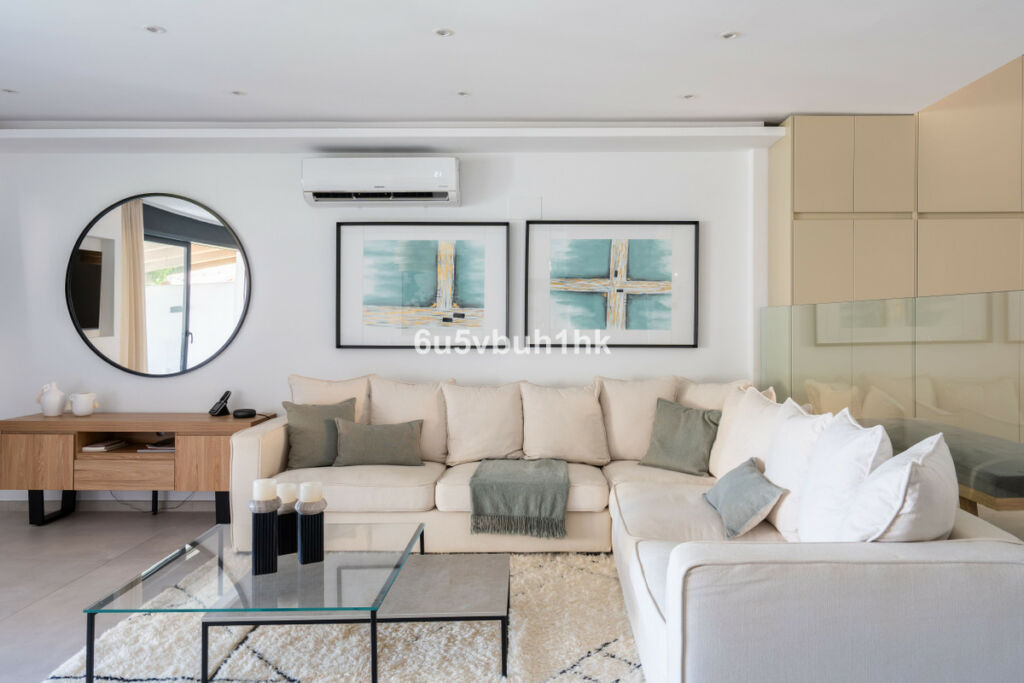 Townhouse Casares Málaga - image 9