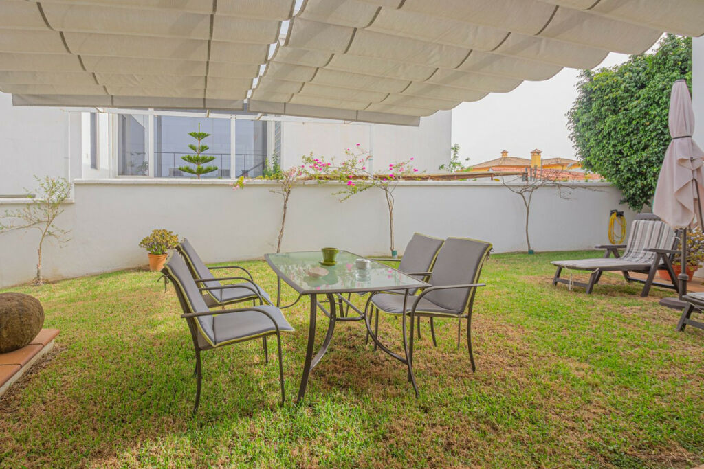 Detached Villa La Línea Cádiz - image 8