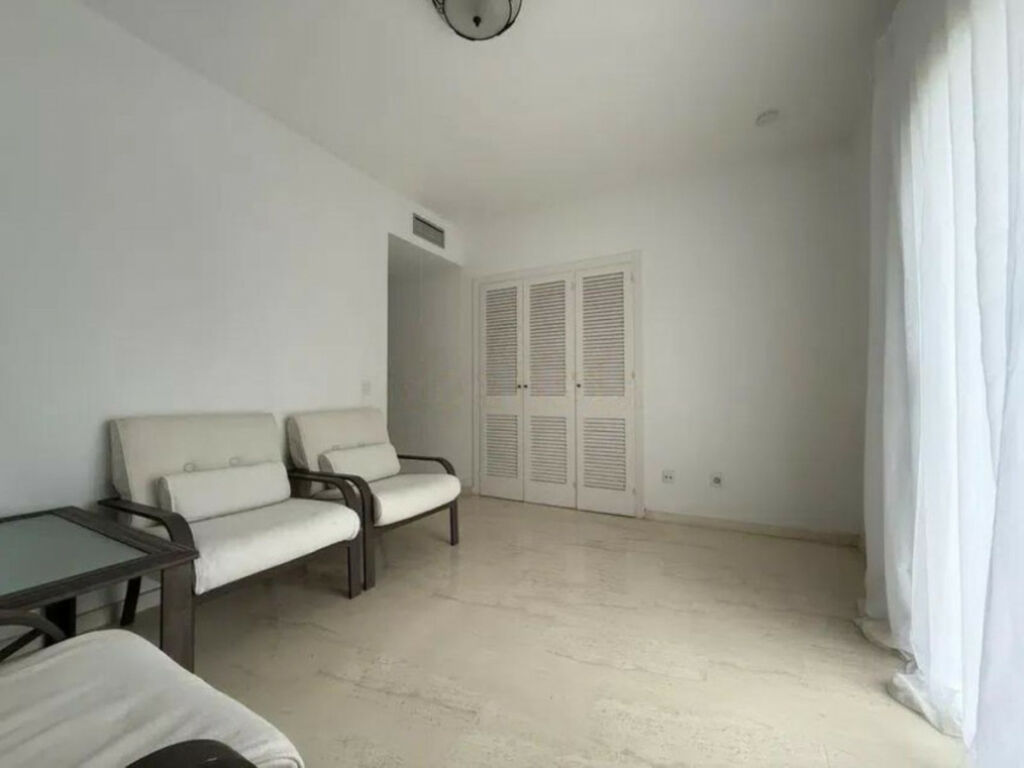 Ground Floor Apartment Atalaya Málaga - image 9