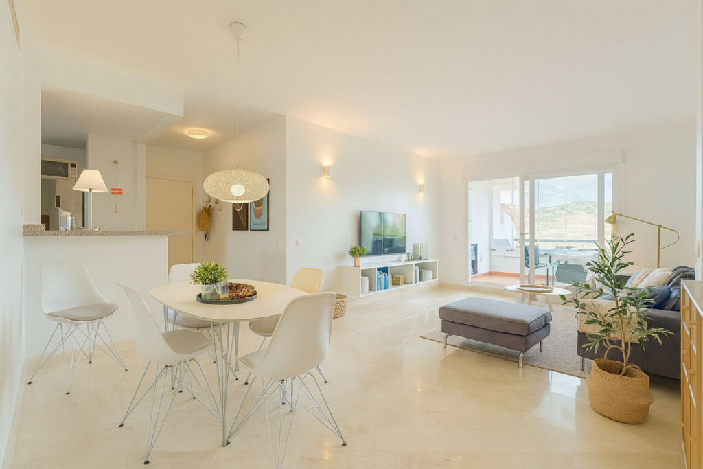 Middle Floor Apartment Cerros del Aguila Málaga - image 9