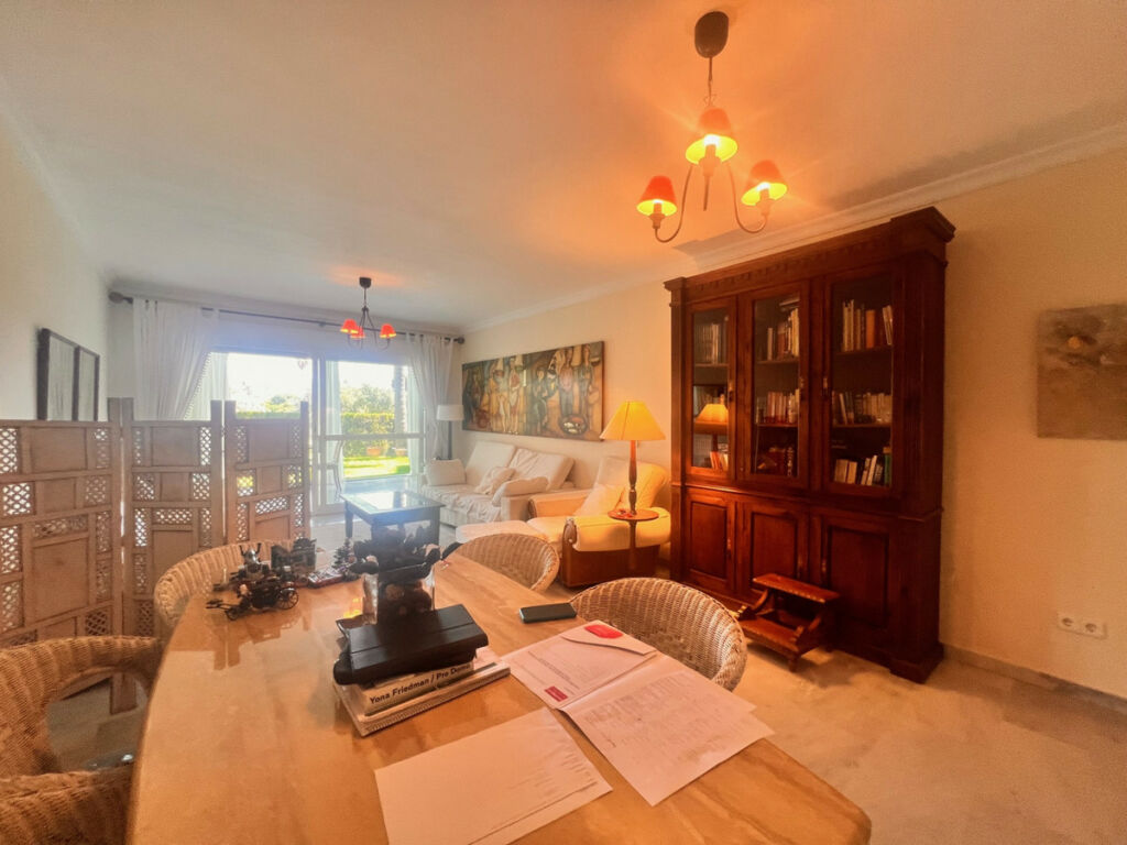 Middle Floor Apartment Guadalmina Baja Málaga - image 9