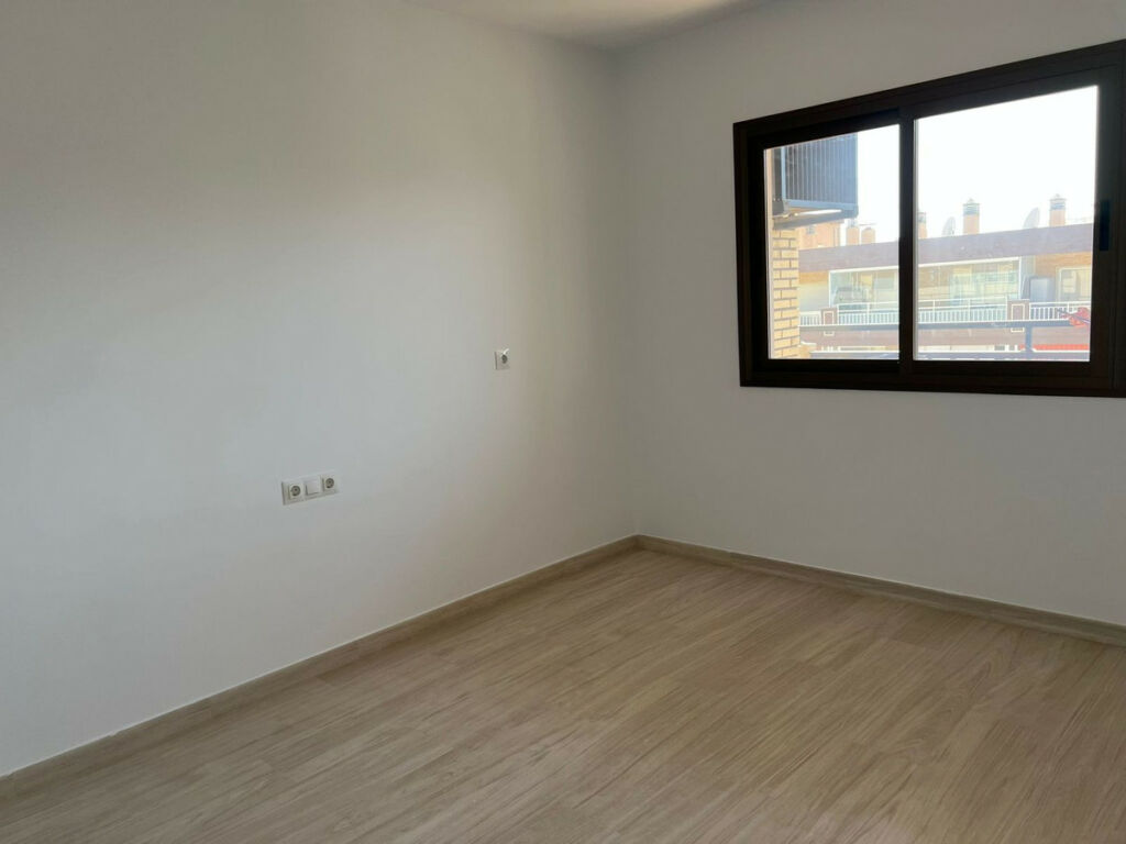 Top Floor Apartment Fuengirola Málaga - image 9