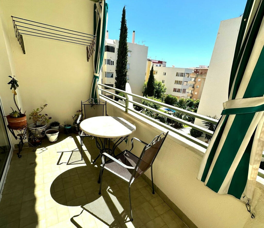 Middle Floor Apartment Benalmadena Málaga - image 12