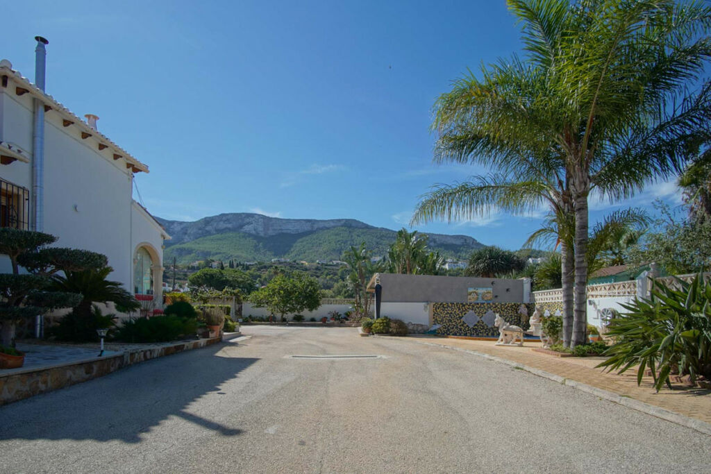 Detached Villa Denia Alicante - image 9