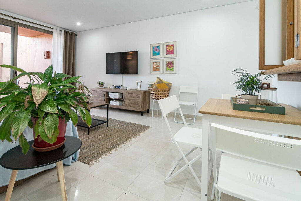 Ground Floor Apartment Selwo Málaga - image 9