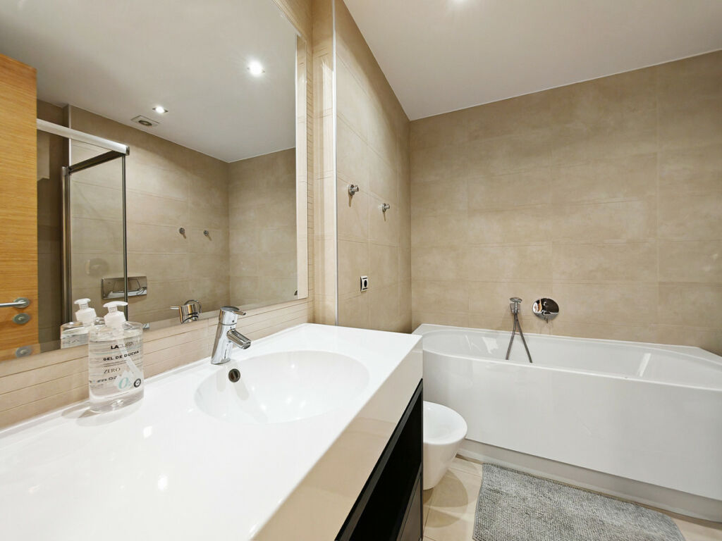 Penthouse Altos de los Monteros Málaga - image 9