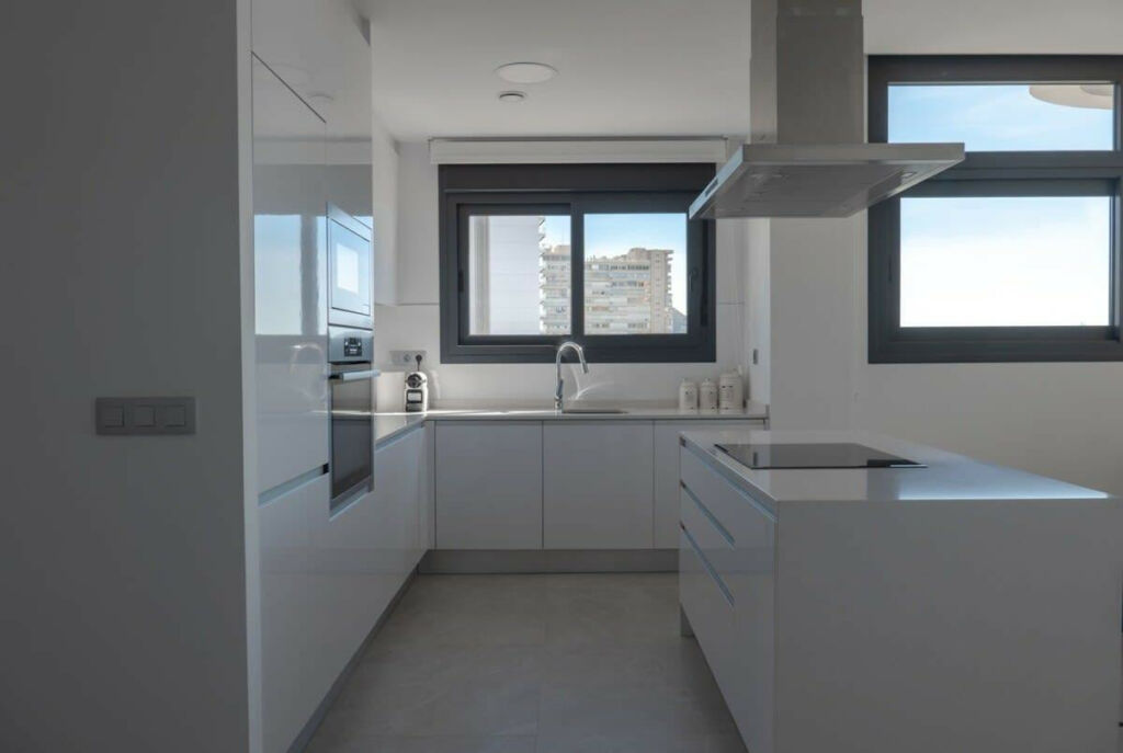 Middle Floor Apartment Benidorm Alicante - image 9