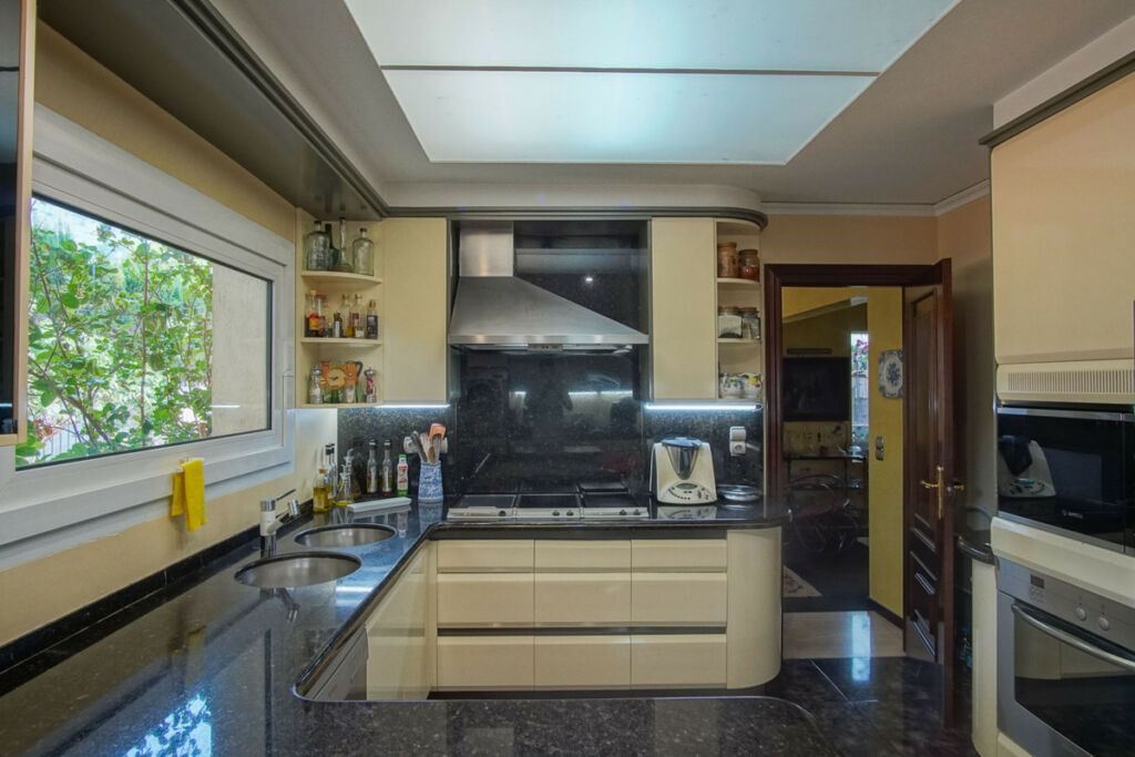Detached Villa Denia Alicante - image 9