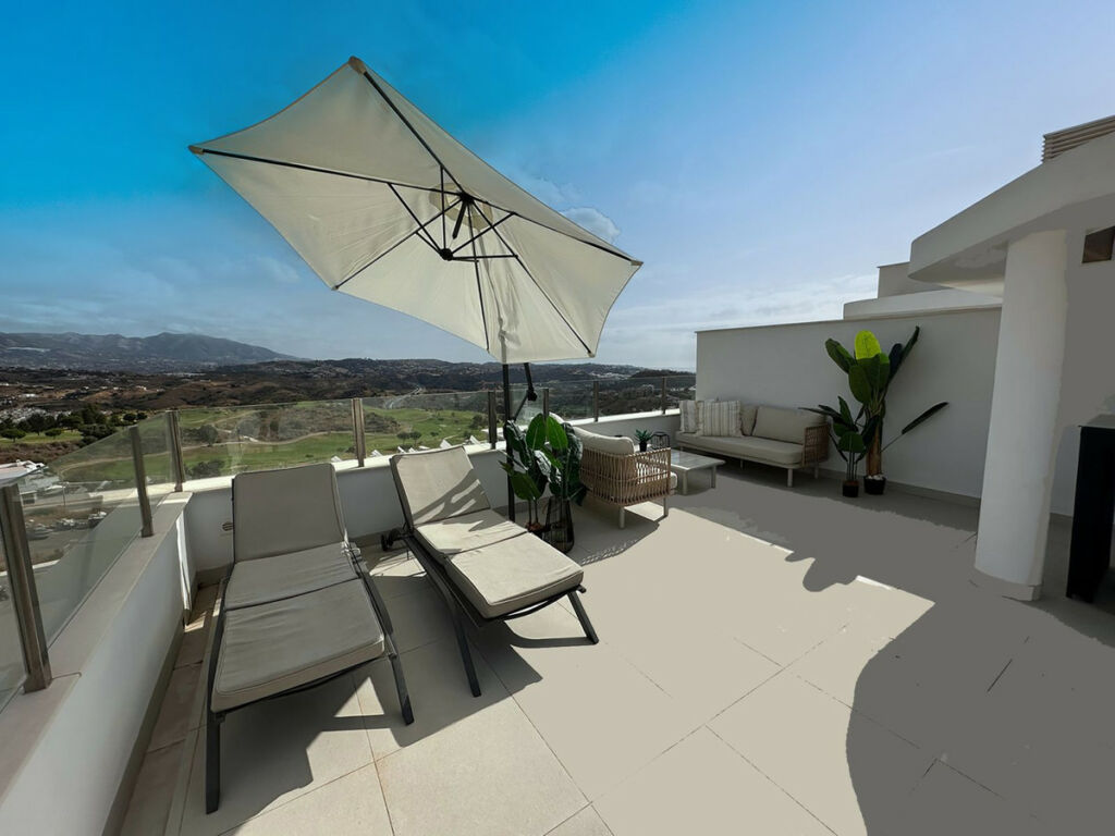 Penthouse Duplex La Cala Málaga - image 9
